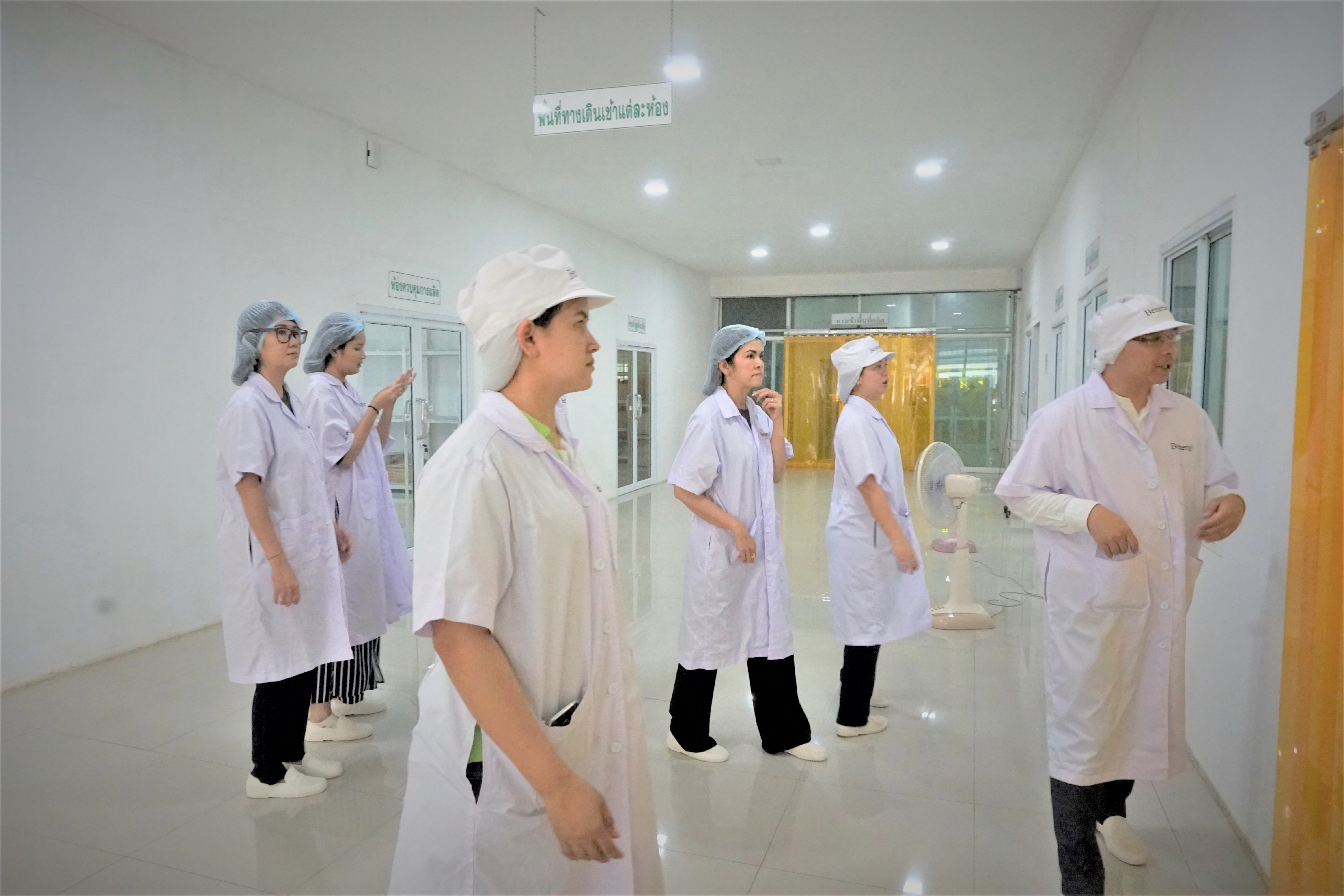 ทีมผู้บริหาร บจก.นพเก้าไทยแลนด์ ตรวจเยี่ยมกระบวนการผลิต "ชานพเก้า"